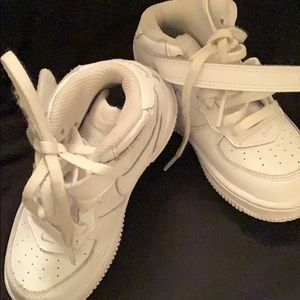 Toddler white Airforce 1s